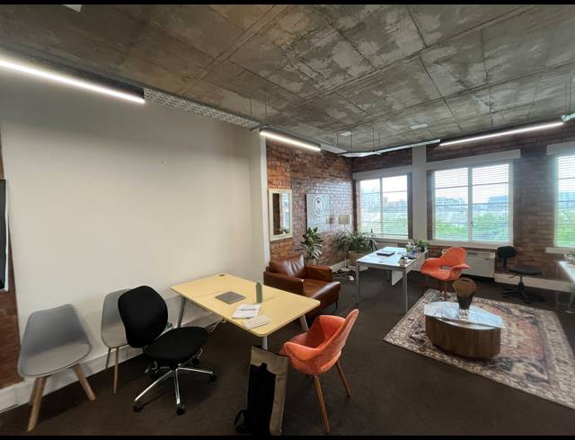 62M² OFFICE TO LET IN GREEN POINT